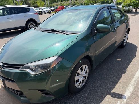 Used 2015 Toyota Corolla LE FWD image 3