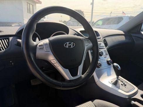 Used 2010 Hyundai Genesis 2.0T image 11