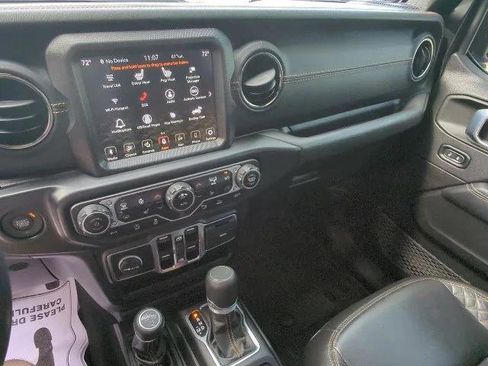 Certified 2022 Jeep Wrangler Unlimited Sahara AWD/4WD image 15