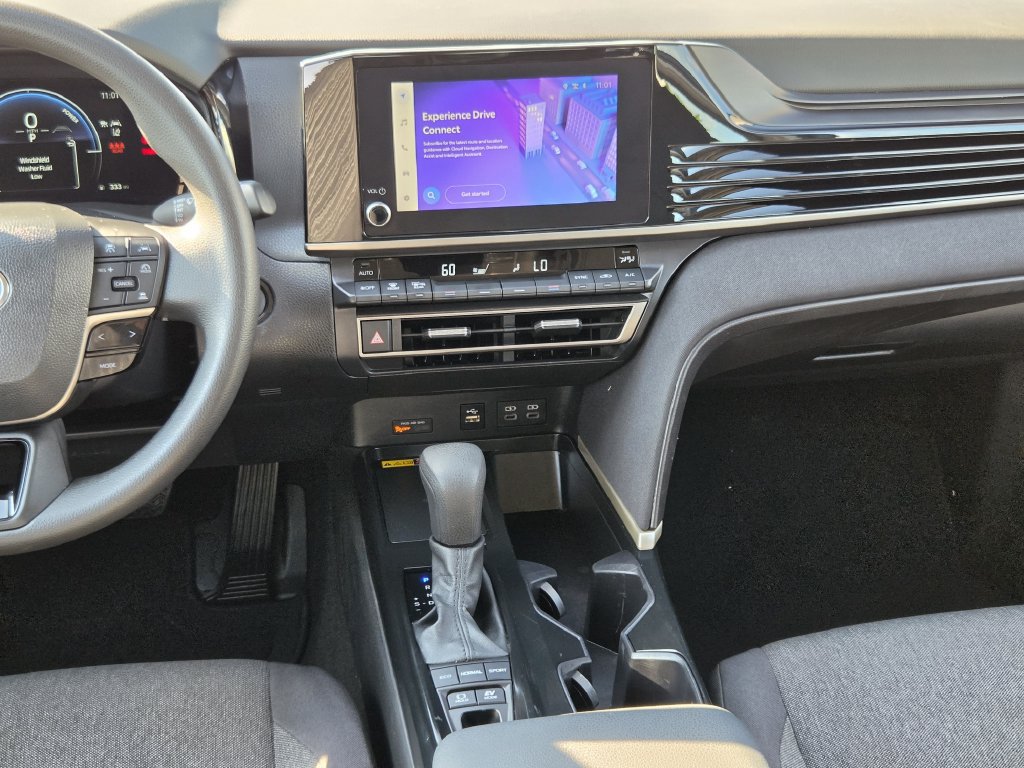 Used 2025 Toyota Camry LE FWD image 17