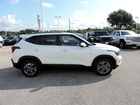 Used 2024 Kia Seltos S FWD image 4