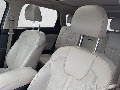 Used 2023 Kia Sorento S w/ Panoramic Sunroof Package FWD image 14