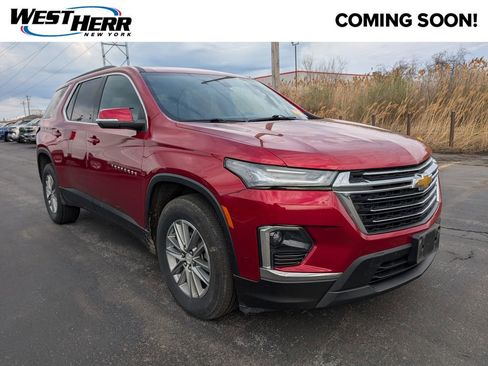 Used 2023 Chevrolet Traverse LT w/ LPO, Floor Liner Package image 1