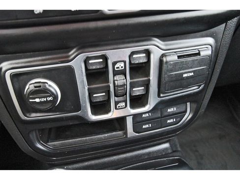 Used 2023 Jeep Gladiator Overland AWD/4WD image 24