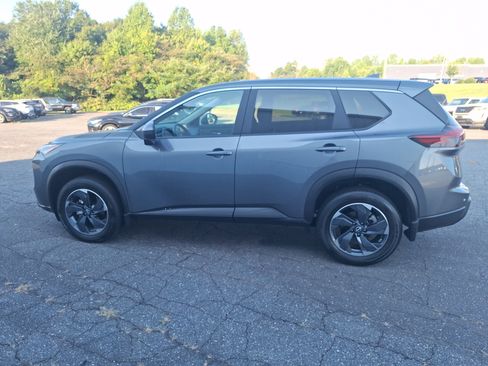 Certified 2026 Nissan Rogue SV FWD image 7