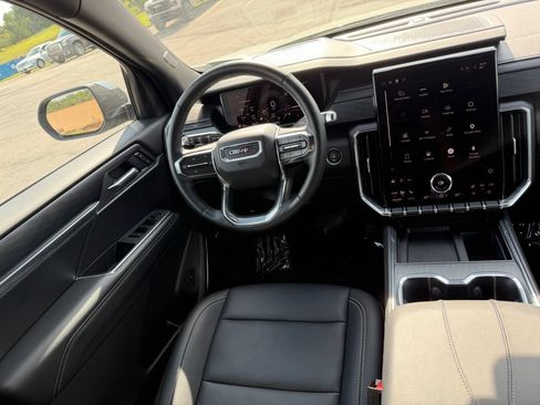 Used 2026 GMC Acadia Elevation w/ Elevation Premium Package AWD/4WD image 25