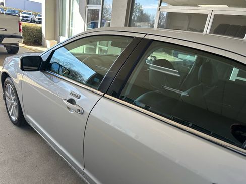Used 2010 Ford Fusion SEL image 13
