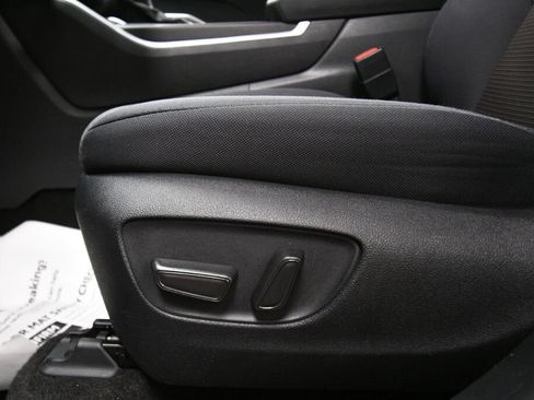 Certified 2024 Toyota Corolla Cross LE image 10