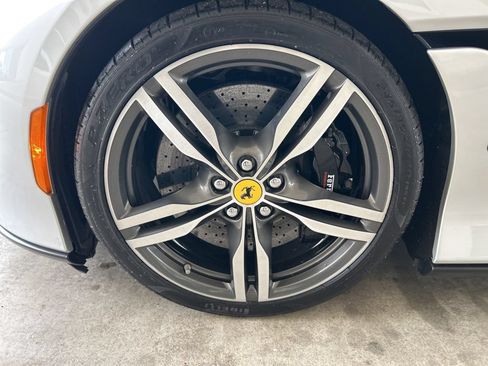 Used 2019 Ferrari Portofino RWD image 31