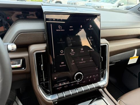 New 2026 GMC Yukon XL Denali Ultimate AWD/4WD image 34