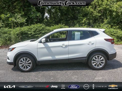 Used 2021 Nissan Rogue Sport S image 3