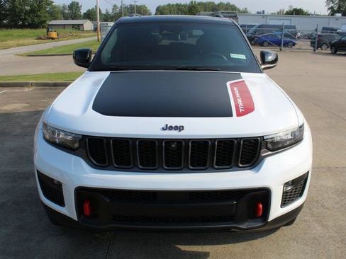 Used 2022 Jeep Grand Cherokee Trailhawk w/ Luxury Tech Group III image 8