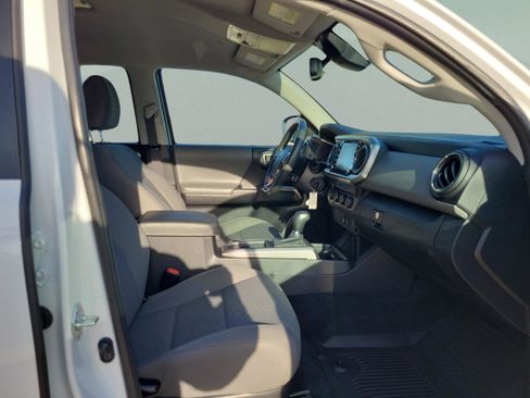 Used 2022 Toyota Tacoma SR5 image 10