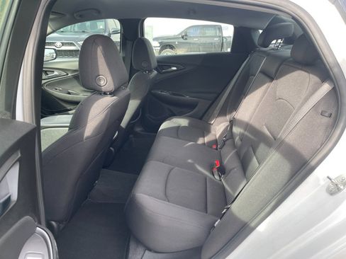 Used 2025 Chevrolet Malibu LT image 14