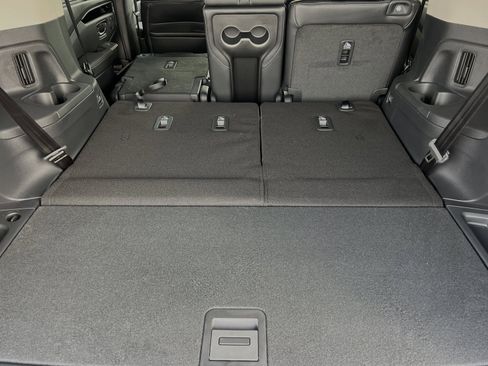 New 2025 Honda Pilot EX-L image 16