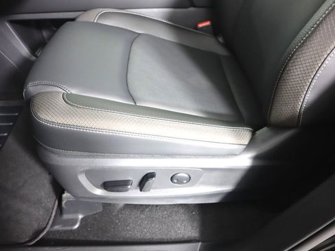 New 2026 Nissan Pathfinder SL AWD/4WD image 17