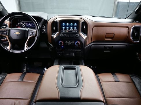Used 2021 Chevrolet Silverado 1500 High Country w/ Technology Package AWD/4WD image 19