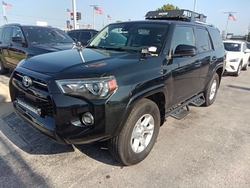 Used 2021 Toyota 4Runner SR5 AWD/4WD image 2