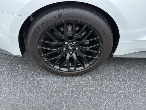 Used 2018 Ford Mustang GT Premium w/ GT Performance Package RWD image 7