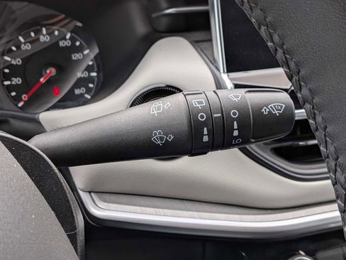 Used 2025 Jeep Compass Limited image 25