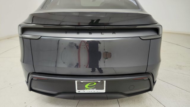 Used 2026 Tesla Model Y 2WD image 29