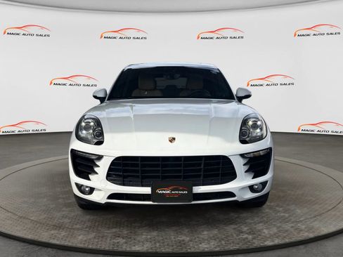 Used 2017 Porsche Macan AWD/4WD image 3