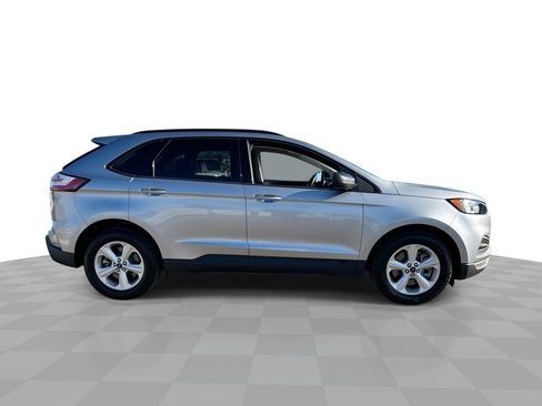 Used 2022 Ford Edge SE image 9