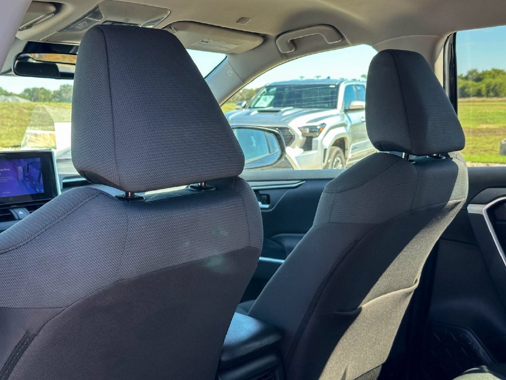 Used 2025 Toyota RAV4 XLE FWD image 17
