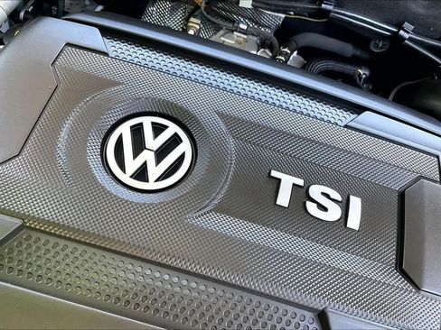 Used 2021 Volkswagen GTI SE FWD image 34