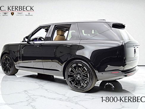 Used 2023 Land Rover Range Rover SE image 7