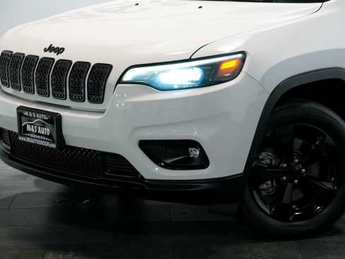 Used 2019 Jeep Cherokee Latitude Plus AWD/4WD image 10