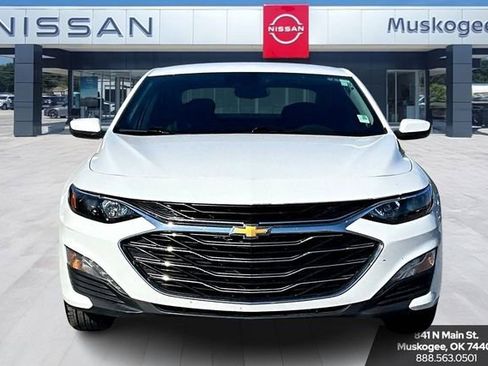 Used 2024 Chevrolet Malibu LT image 2