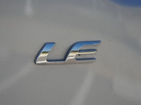 Used 2022 Toyota Corolla LE image 16