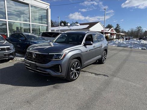 Used 2025 Volkswagen Atlas SEL Premium R-Line image 2
