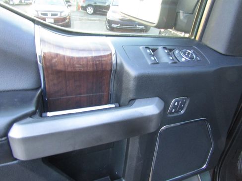 Used 2015 Ford F150 Platinum w/ Equipment Group 701A Luxury image 26