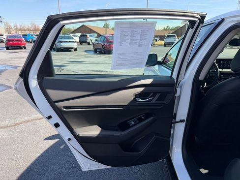 Used 2024 Honda Accord Touring image 10