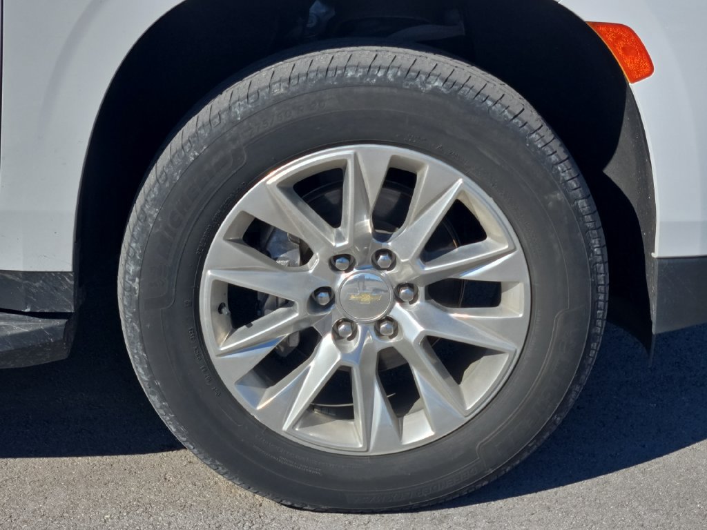 Used 2022 Chevrolet Suburban Premier AWD/4WD image 5
