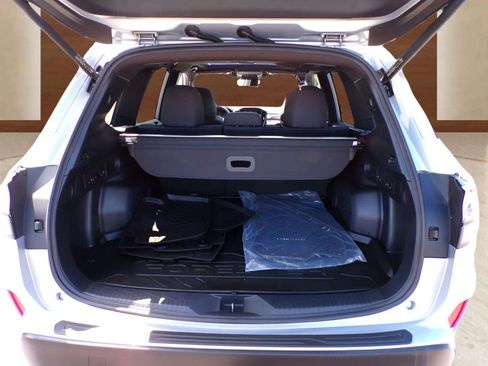 Certified 2025 Subaru Forester Premium AWD/4WD image 17