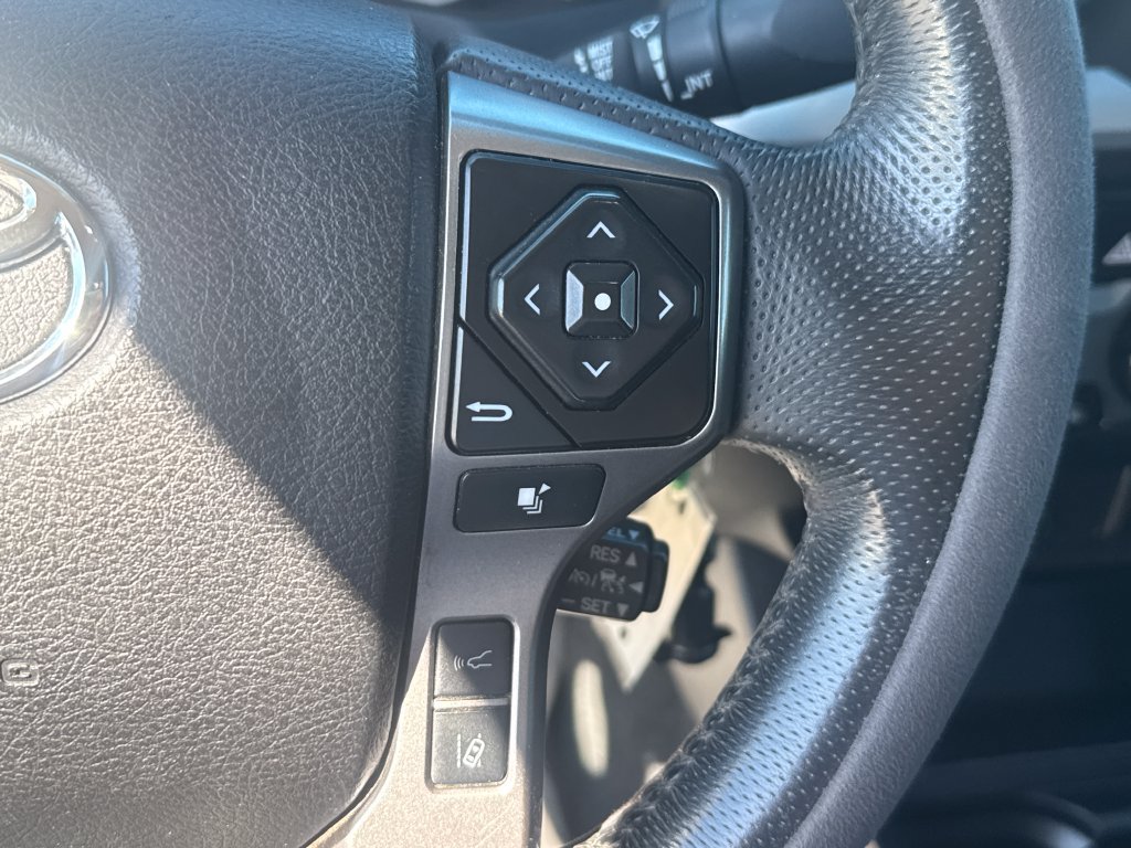 Used 2022 Toyota Tacoma SR5 w/ Technology Package RWD image 16