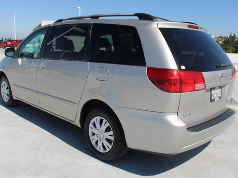 Used 2004 Toyota Sienna LE FWD image 5
