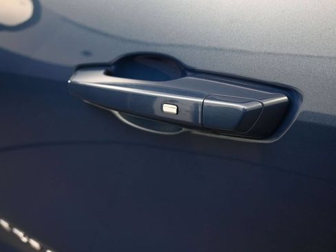 Used 2024 Chevrolet Traverse LS FWD image 40