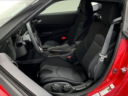 Used 2025 Nissan Z Sport w/ Floor Mat Package image 31