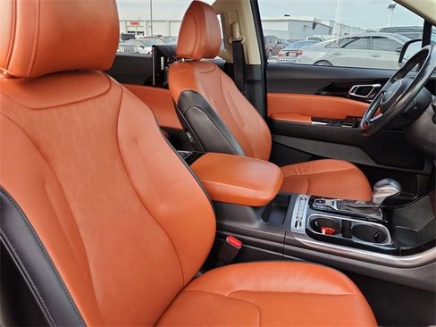 Used 2022 Kia Carnival SX image 18