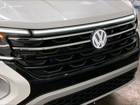 New 2026 Volkswagen Atlas Peak Edition image 34