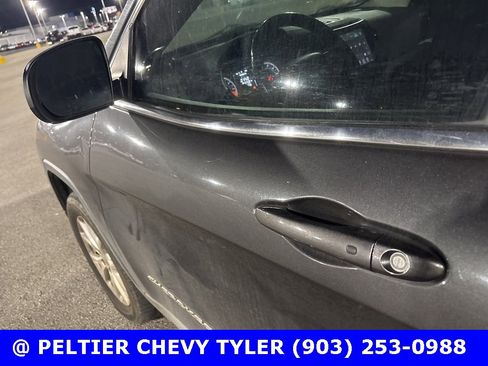 Used 2015 Jeep Cherokee Latitude w/ Comfort/Convenience Group image 10