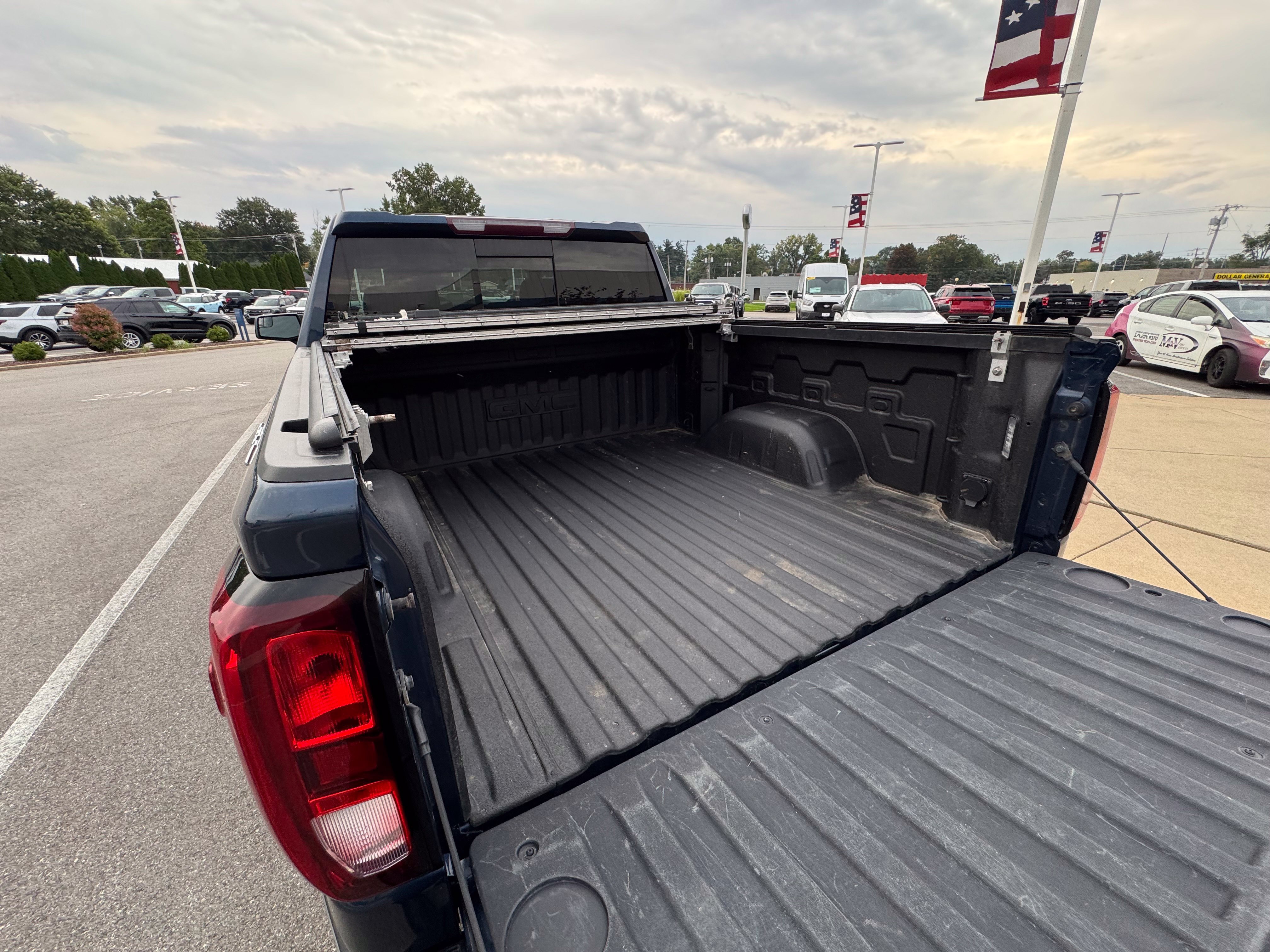 Used 2019 GMC Sierra 1500 SLE w/ SLE Value Package AWD/4WD image 22
