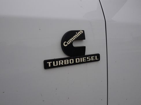 Used 2020 RAM 3500 Tradesman w/ Chrome Appearance Group image 10