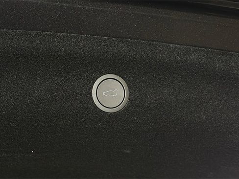 Used 2026 Tesla Model Y Long Range image 15