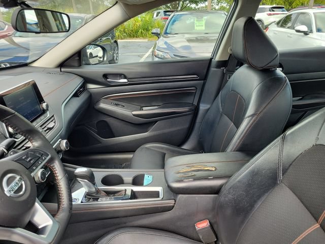 Used 2022 Nissan Altima 2.5 SR w/ Midnight Edition Package FWD image 17