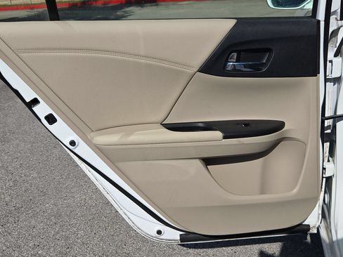 Used 2016 Honda Accord EX image 15